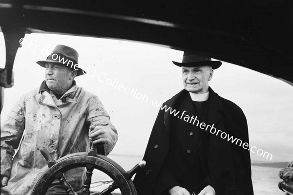 BOATS AND BOATMEN WITH LIFEBOAT TO INNISHMAAN CASHLA BAY  FR KILLEAN PP AND FR KEANE S.J.